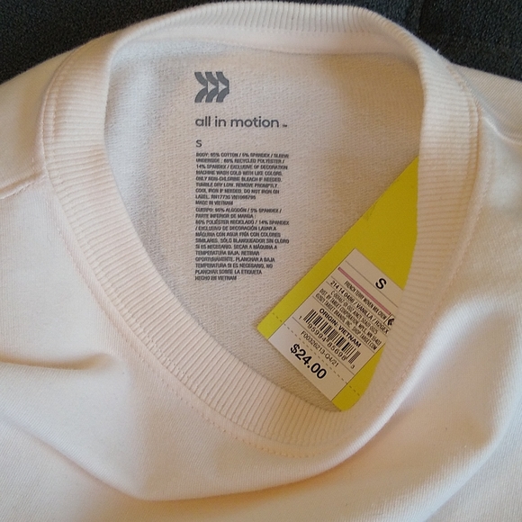 NWT all in motion cream sweatshirt - Picture 8 of 8